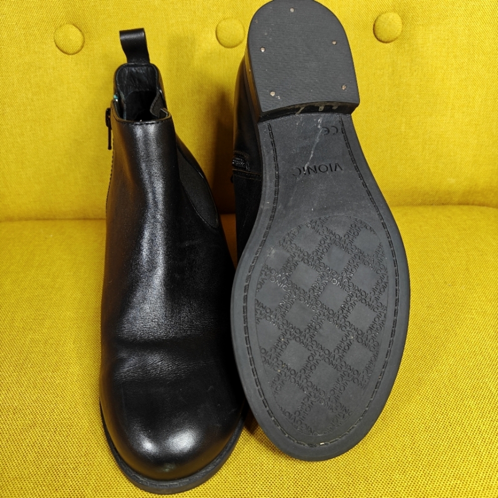 VIONIC Nadelle Chelsea Ankle Black Leather Comfort Booties Women's Shoe Size 7.5 - Picture 10 of 11
